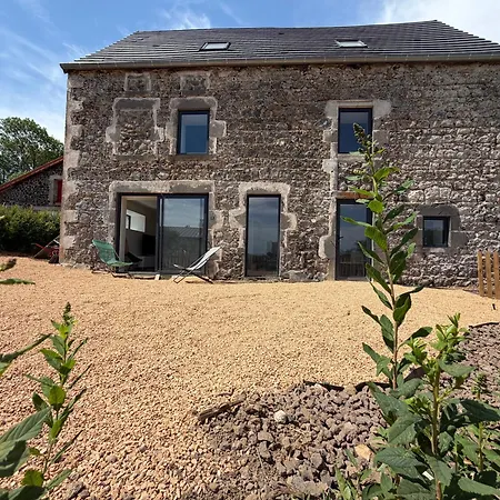 Casa de Férias Grange Au Coeur Du Parc Des Volcans D'auvergne