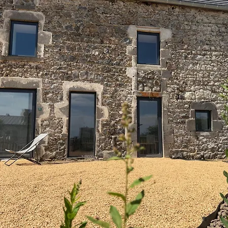 Grange Au Coeur Du Parc Des Volcans D'auvergne *