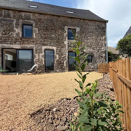 Grange Au Coeur Du Parc Des Volcans D'auvergne Dom wakacyjny *